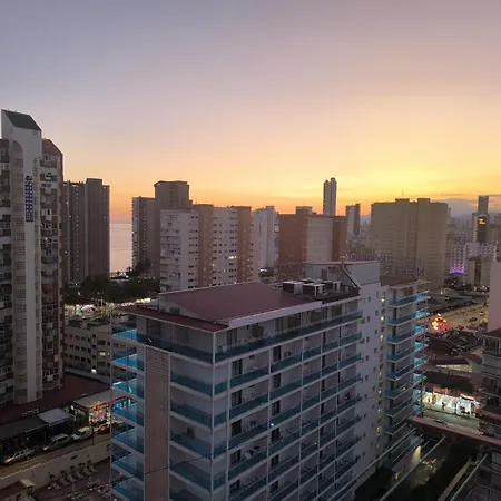 Apartment Kalifornia Playa Piscina, Terraza Privada Y Parking Gratis