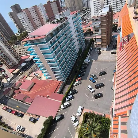 Kalifornia Piscina, Terraza, Parking Y Wifi Rapido 貝尼多姆